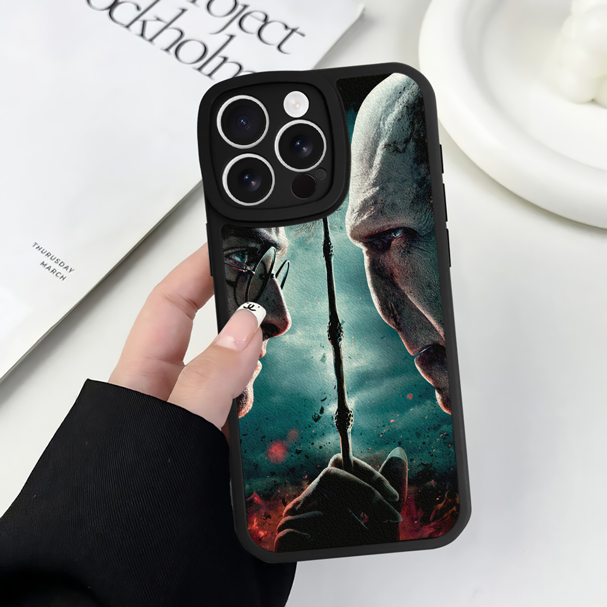 （画像用） Harry Potter ハリー・ポッターシリーズ 【iPhone 16シリーズ対応】シリコンスマホケース（レザー調） 材質：シリコン